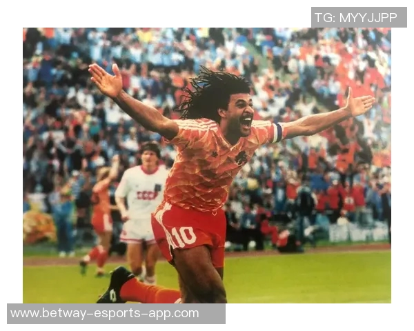 荷兰当红足球球星闪耀欧洲赛场展望未来发展与球队核心地位